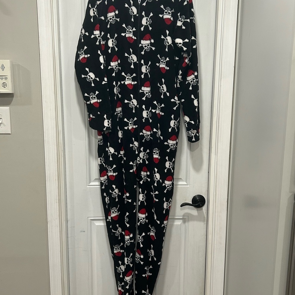Club Room Jolly Roger Skull And Crossbones Christmas Santa Fleece Mens M - Picture 2 of 6